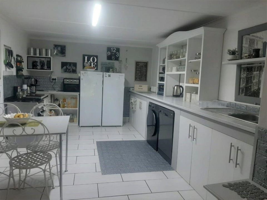 2 Bedroom Property for Sale in Stilbaai Oos Western Cape